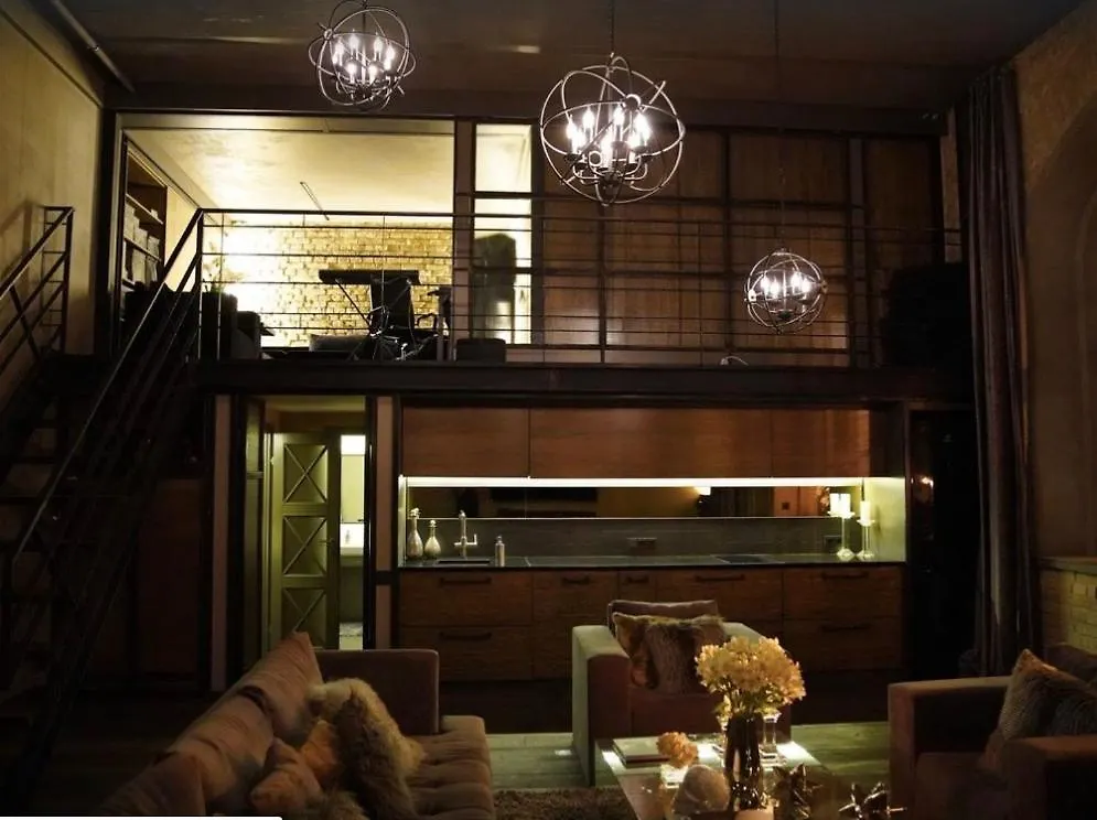 The Armani Loft -In City Center Apartment Kiev